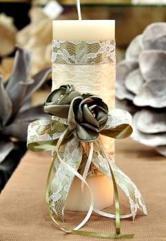 Χειροποίητο διακοσμητικό αρωματικό ιβουάρ κερί με πράσινα λουλούδια 6.5x20cm