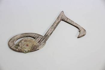 Ξύλινος μονόκερος με βάση ραφάκι