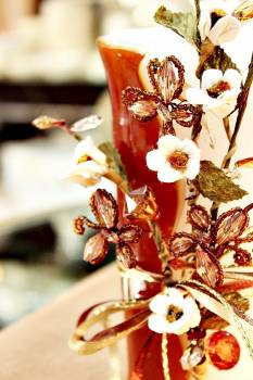 Τυλιχτό αρωματικό κερί με μαργαρίτες, πεταλούδες και κρυσταλλάκια  9x18cm